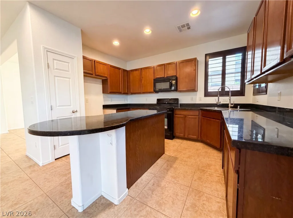 7478 Benlomond, Las Vegas, NV 89179