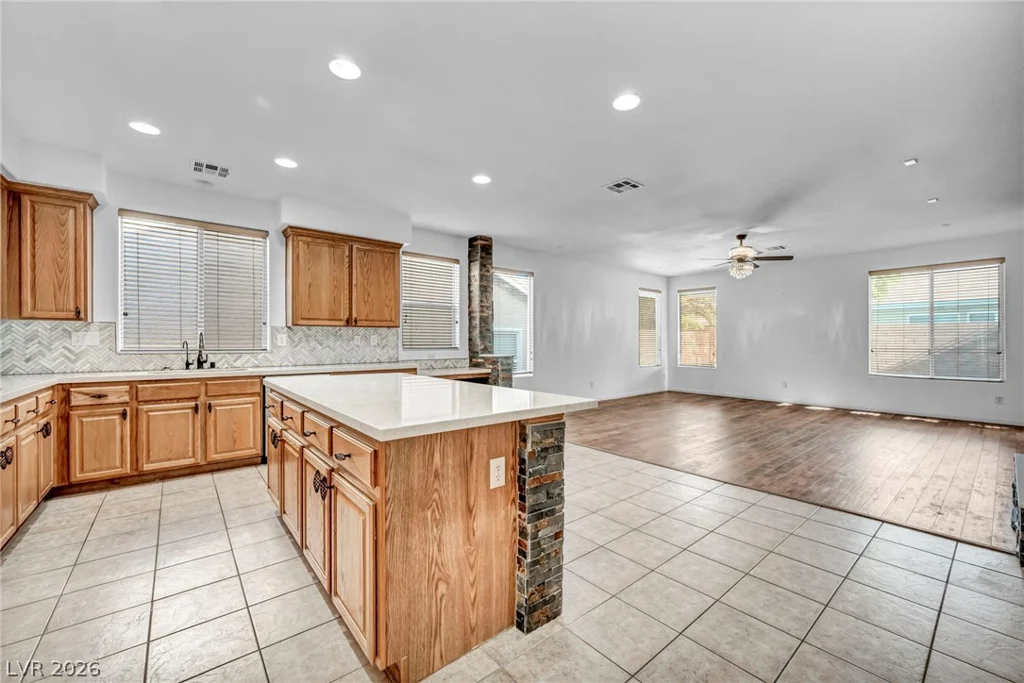 8213 Weeping Springs, Las Vegas, NV 89131