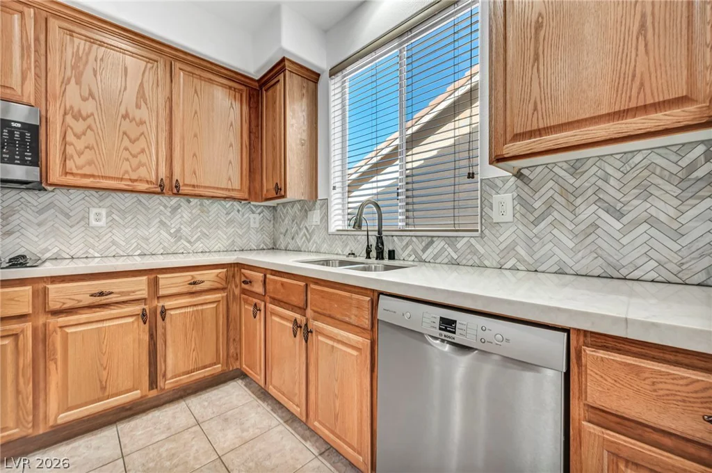 8213 Weeping Springs, Las Vegas, NV 89131