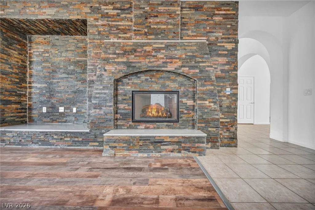 8213 Weeping Springs, Las Vegas, NV 89131