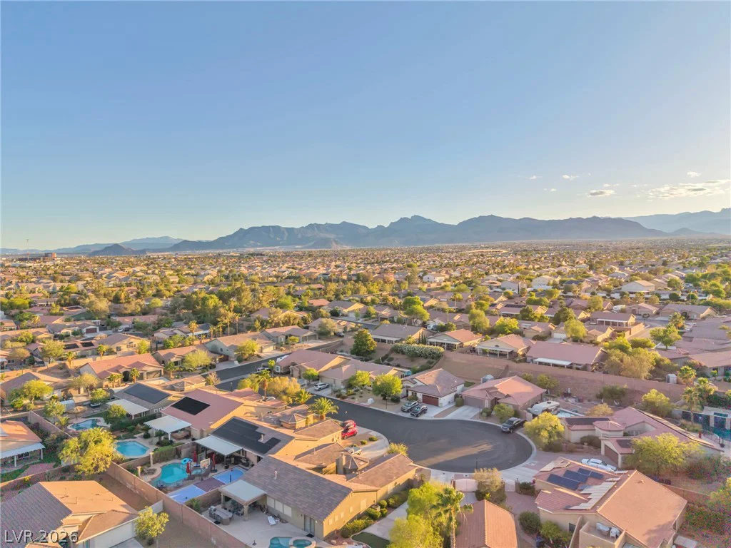 8213 Weeping Springs, Las Vegas, NV 89131