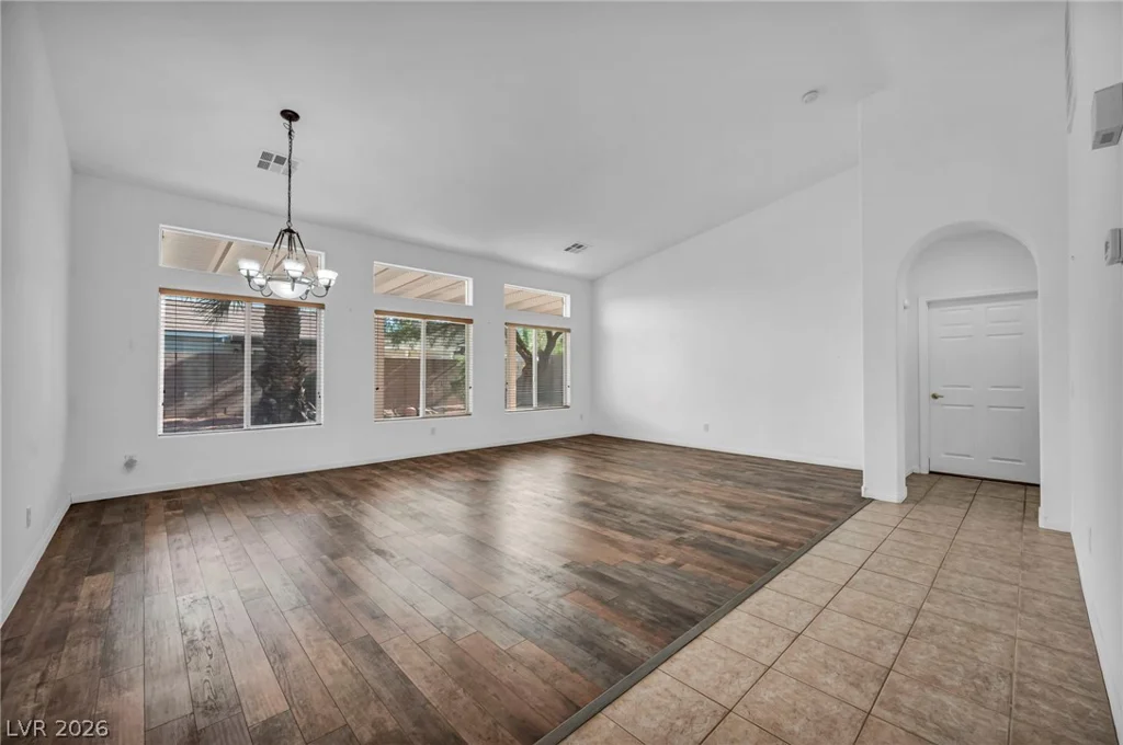8213 Weeping Springs, Las Vegas, NV 89131