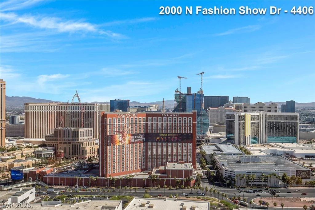 2000 FASHION SHOW, Las Vegas, NV 89109