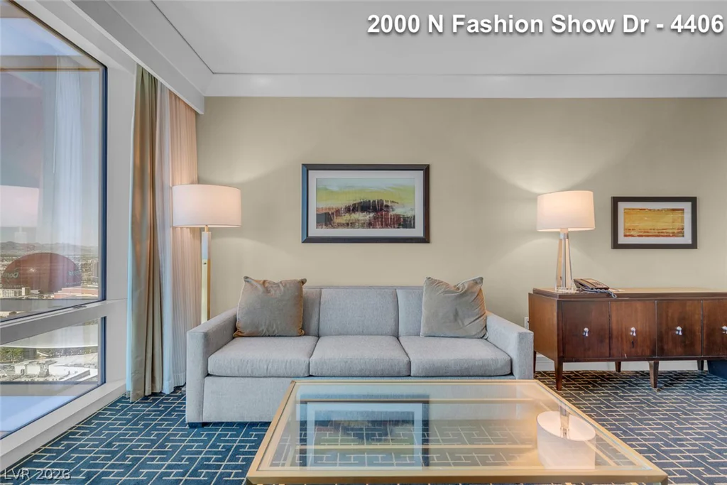 2000 FASHION SHOW, Las Vegas, NV 89109