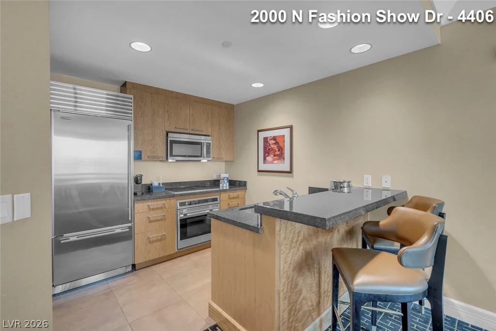 2000 FASHION SHOW, Las Vegas, NV 89109