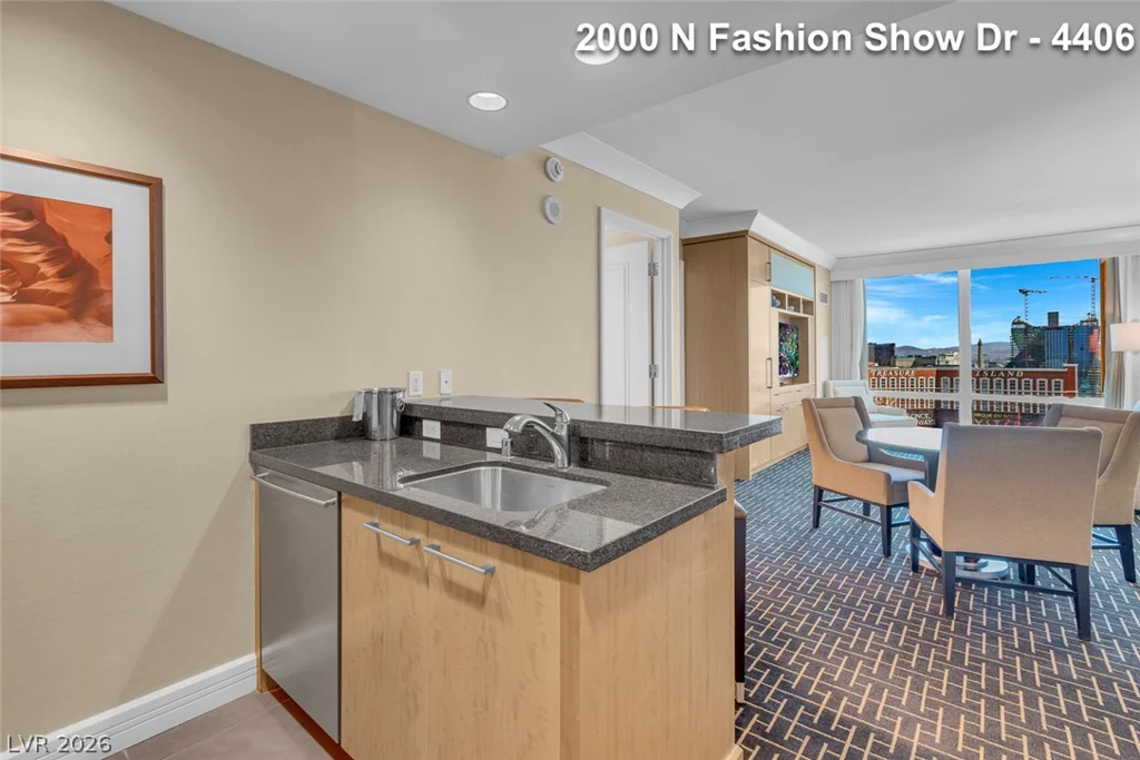 2000 FASHION SHOW, Las Vegas, NV 89109