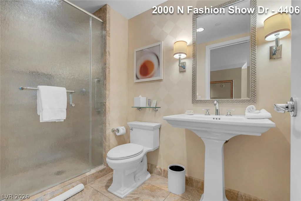 2000 FASHION SHOW, Las Vegas, NV 89109