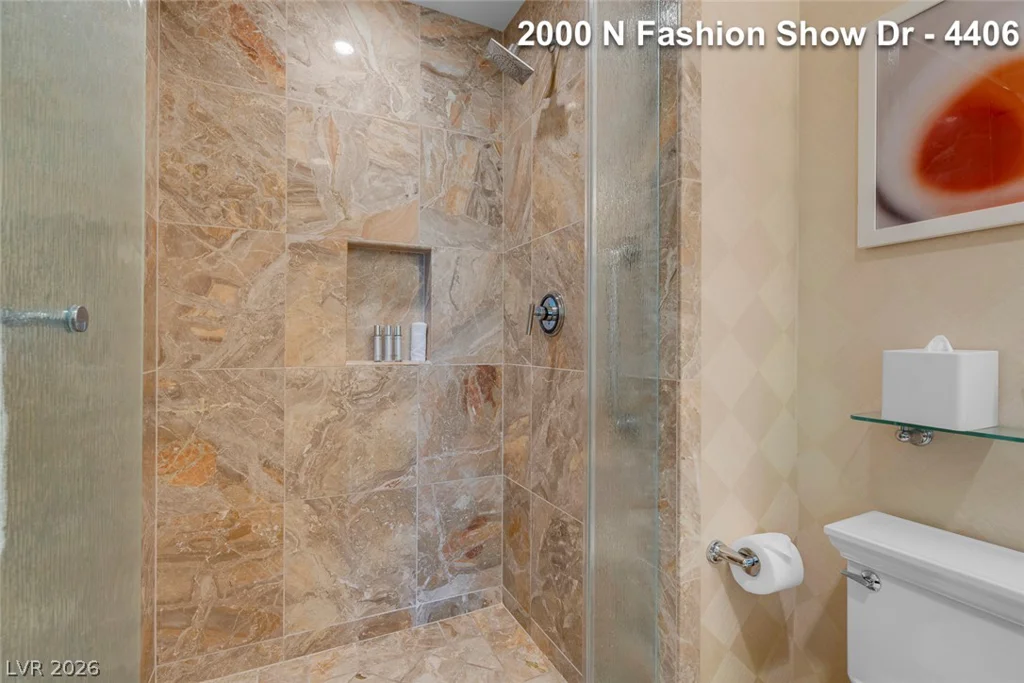 2000 FASHION SHOW, Las Vegas, NV 89109