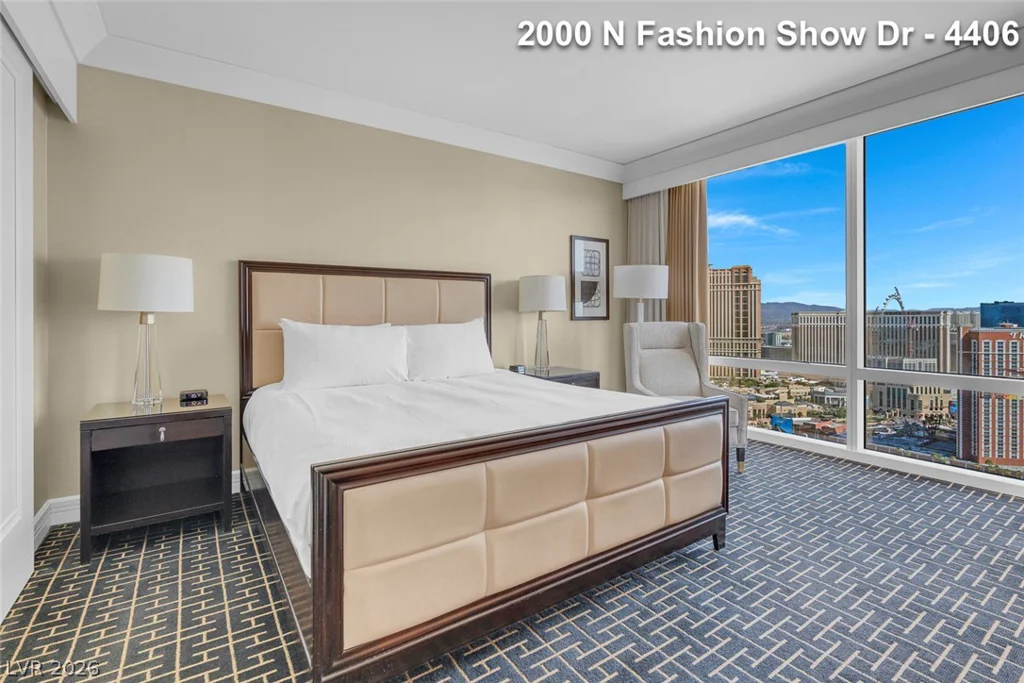 2000 FASHION SHOW, Las Vegas, NV 89109