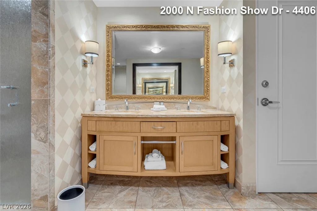 2000 FASHION SHOW, Las Vegas, NV 89109