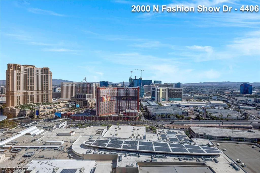 2000 FASHION SHOW, Las Vegas, NV 89109