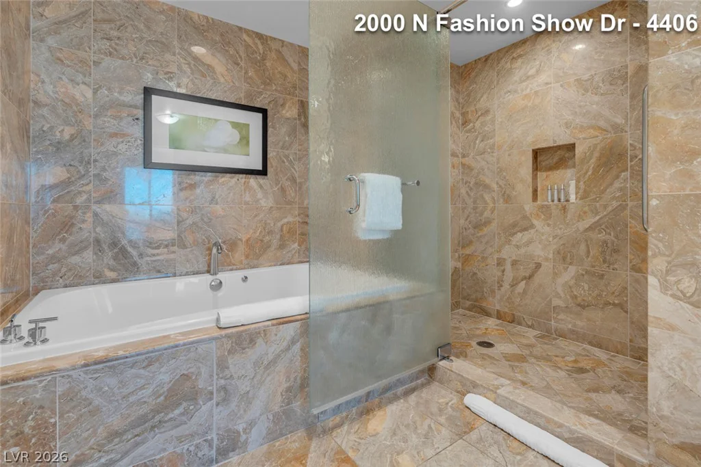 2000 FASHION SHOW, Las Vegas, NV 89109
