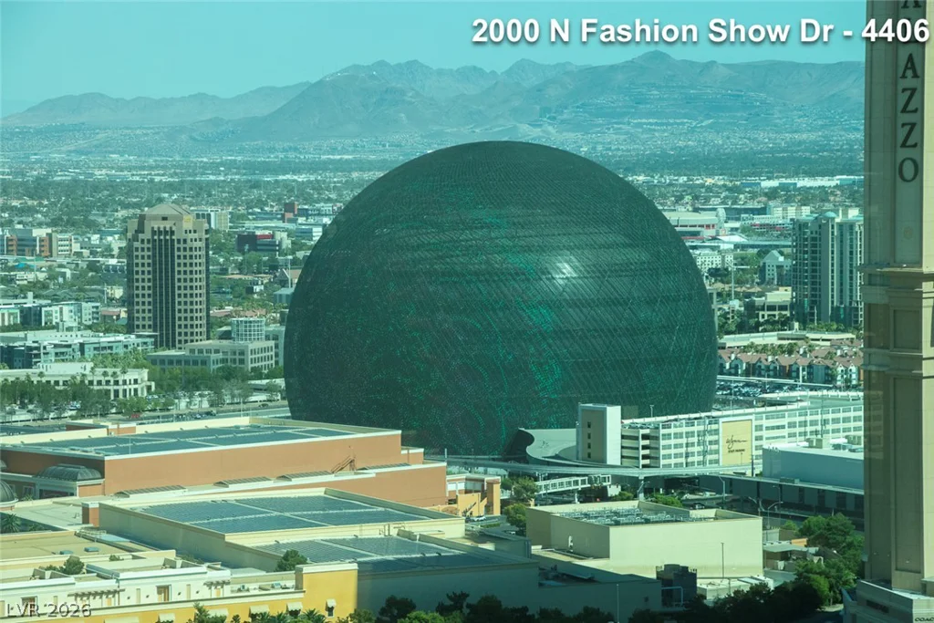 2000 FASHION SHOW, Las Vegas, NV 89109