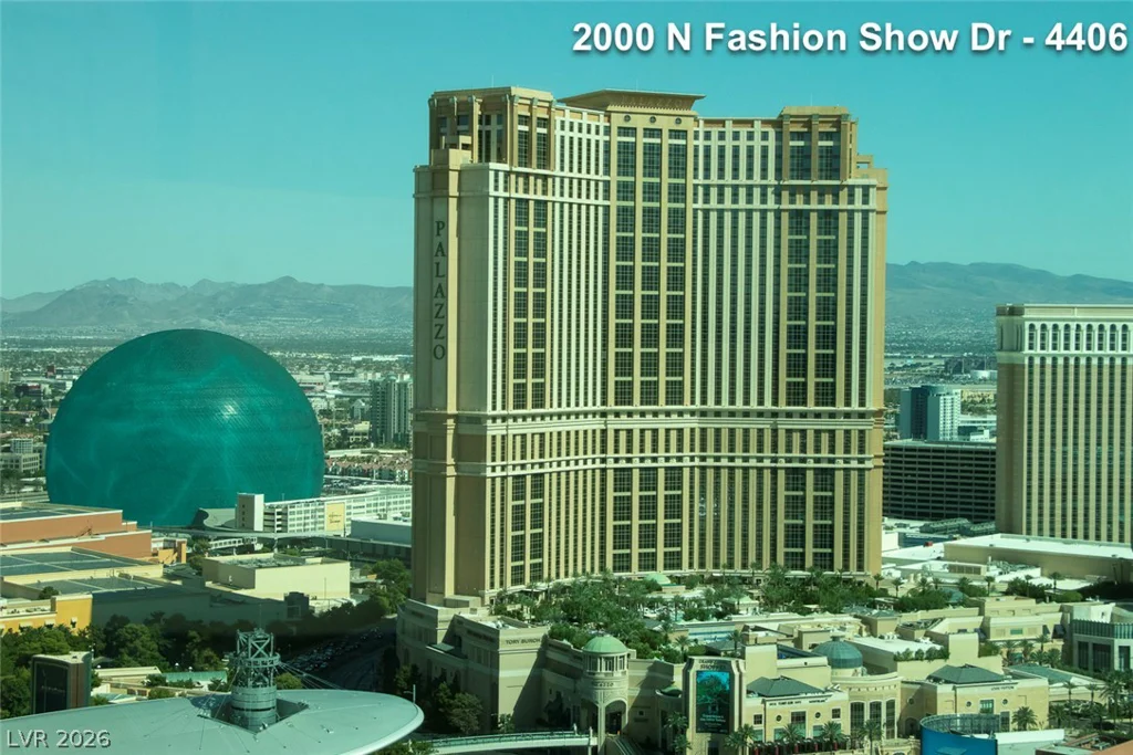 2000 FASHION SHOW, Las Vegas, NV 89109