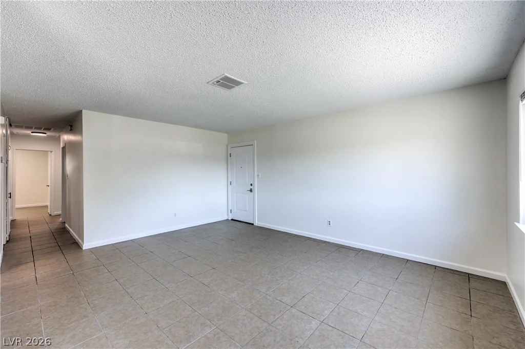 518 Duchess, North Las Vegas, NV 89030