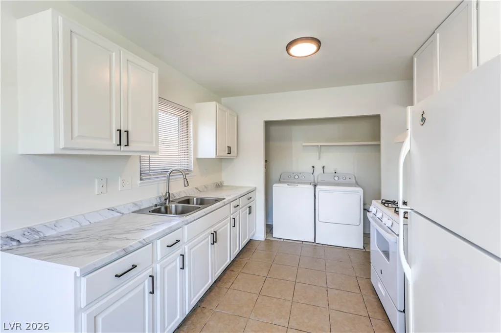 518 Duchess, North Las Vegas, NV 89030
