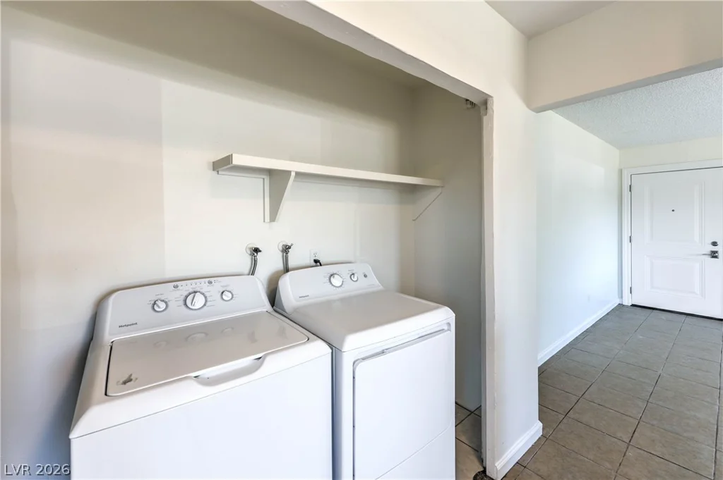518 Duchess, North Las Vegas, NV 89030