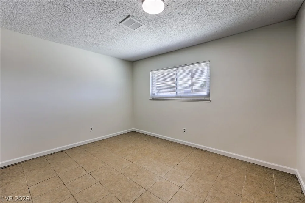 518 Duchess, North Las Vegas, NV 89030
