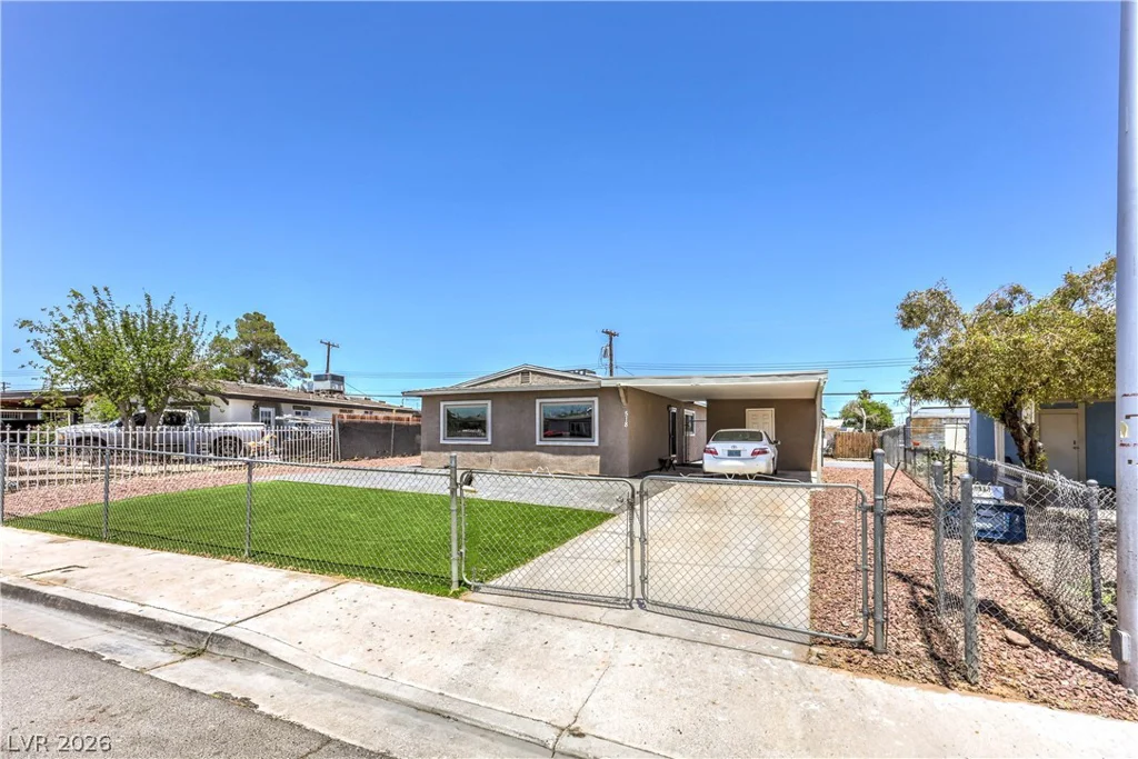 518 Duchess, North Las Vegas, NV 89030