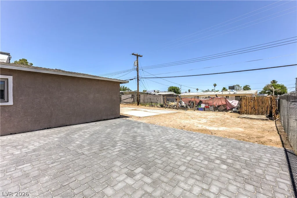 518 Duchess, North Las Vegas, NV 89030