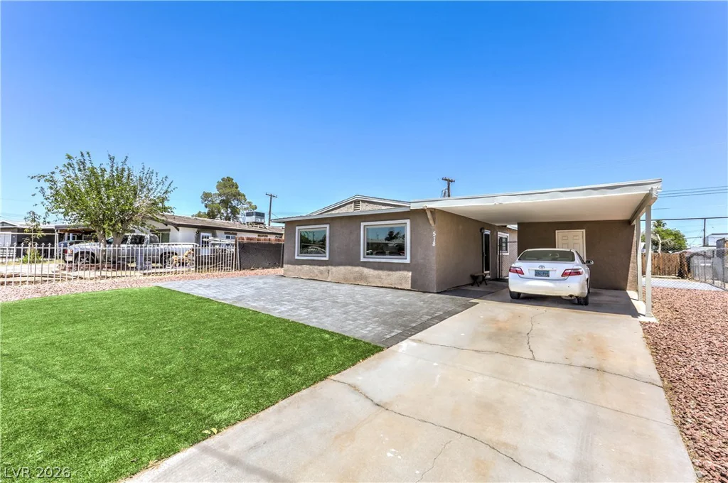 518 Duchess, North Las Vegas, NV 89030