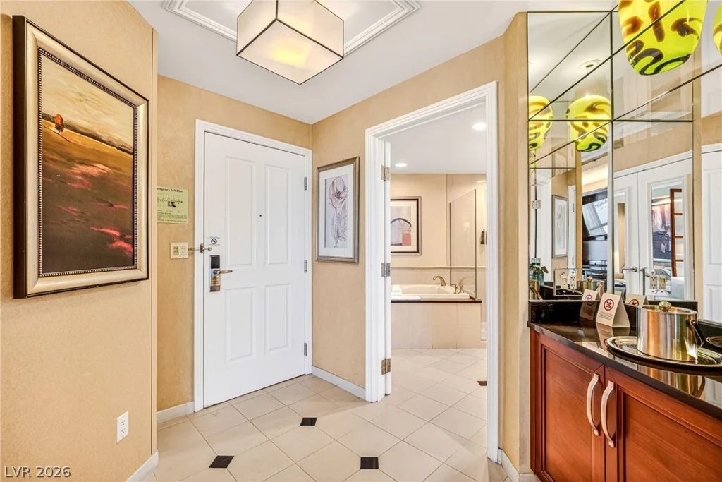 145 Harmon, Las Vegas, NV 89109