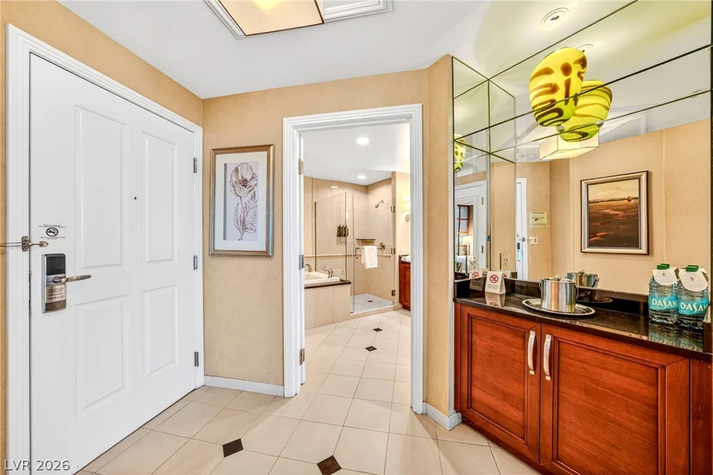 145 Harmon, Las Vegas, NV 89109