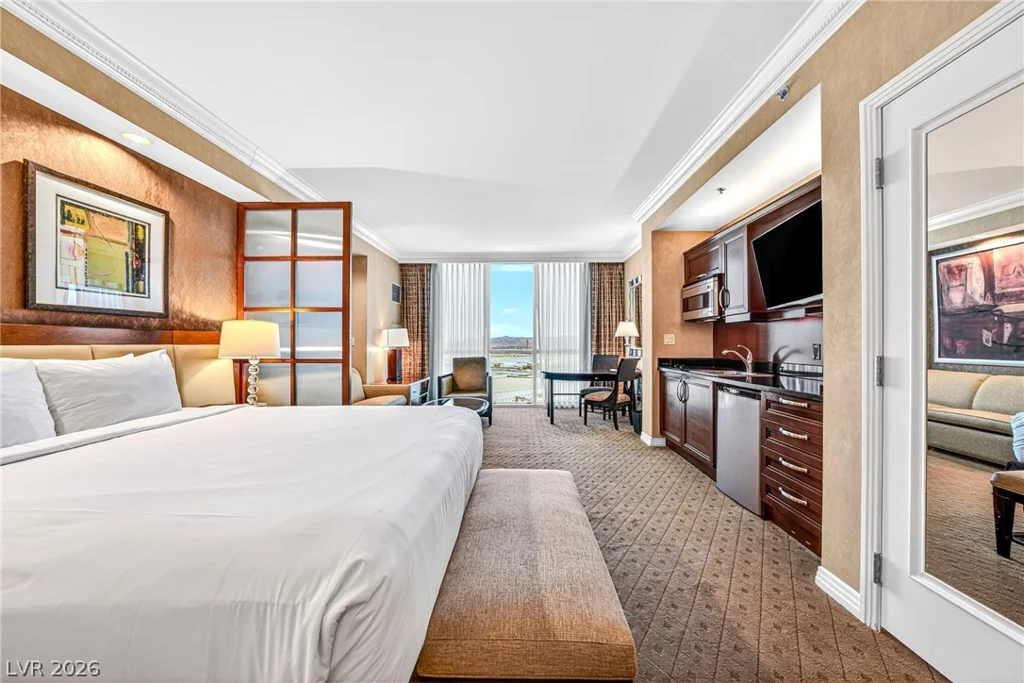 145 Harmon, Las Vegas, NV 89109