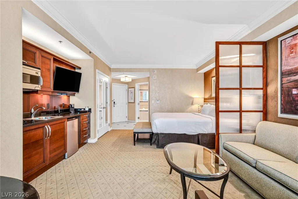 145 Harmon, Las Vegas, NV 89109