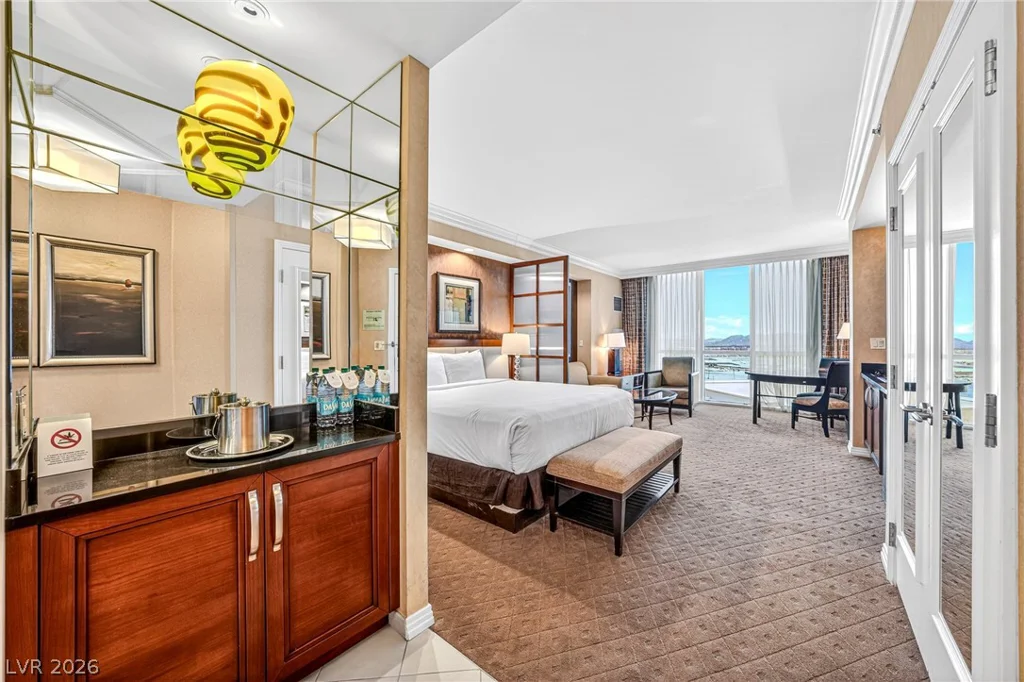 145 Harmon, Las Vegas, NV 89109