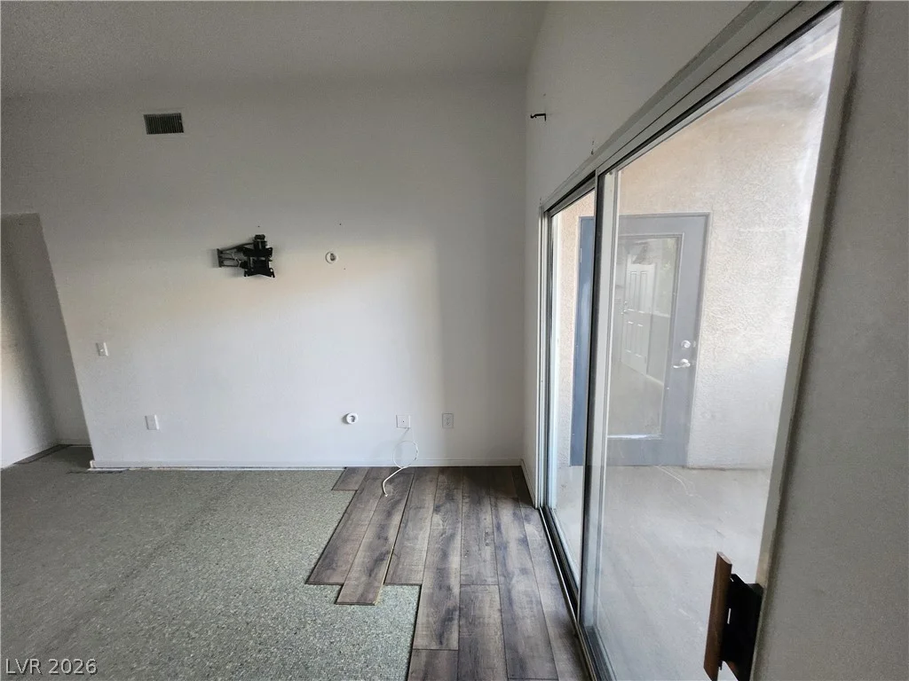 10245 Maryland, Las Vegas, NV 89183
