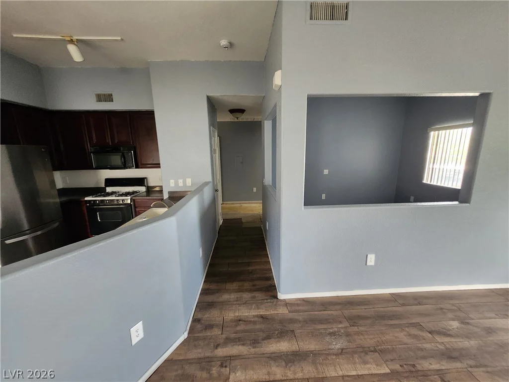 10245 Maryland, Las Vegas, NV 89183