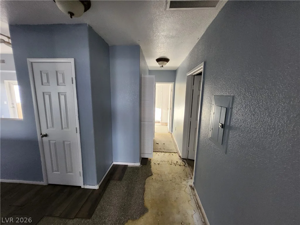 10245 Maryland, Las Vegas, NV 89183