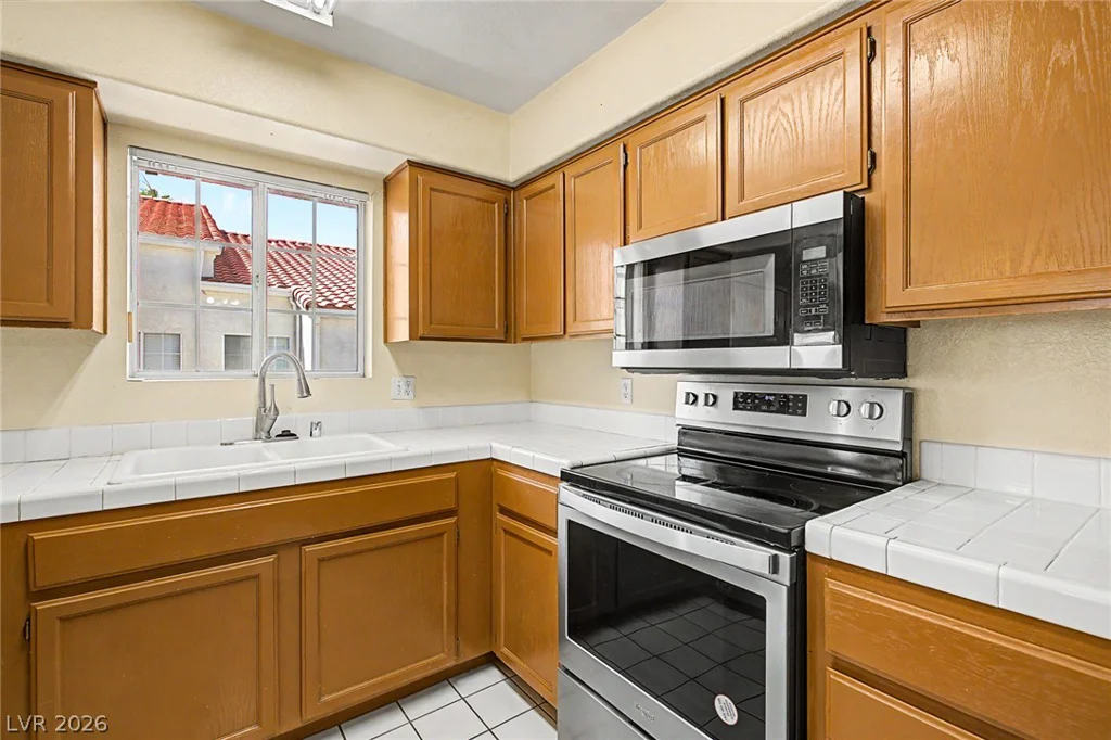 2725 Nellis, Las Vegas, NV 89121