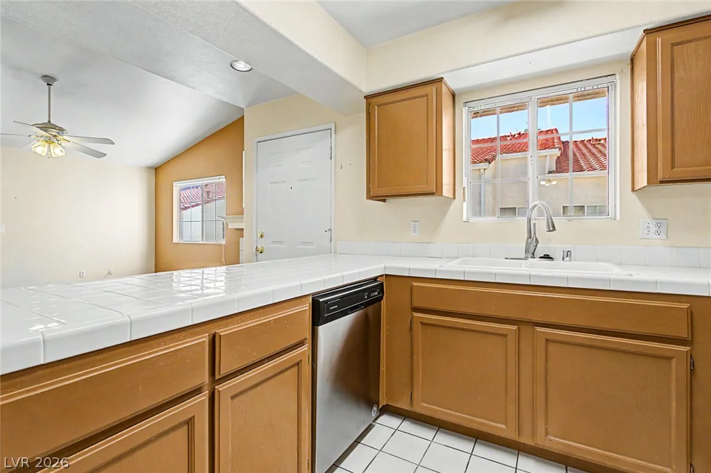 2725 Nellis, Las Vegas, NV 89121