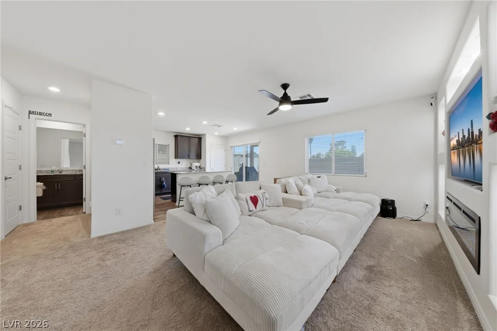 2241 Langmore, Las Vegas, NV 89115