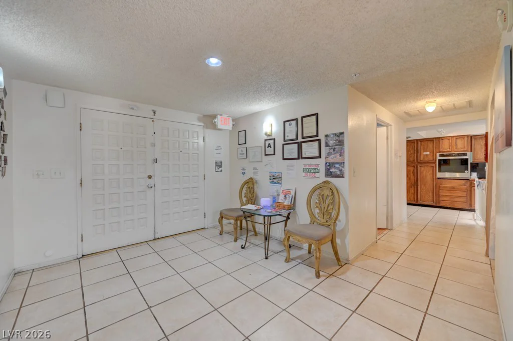 1951 Papago, Las Vegas, NV 89169
