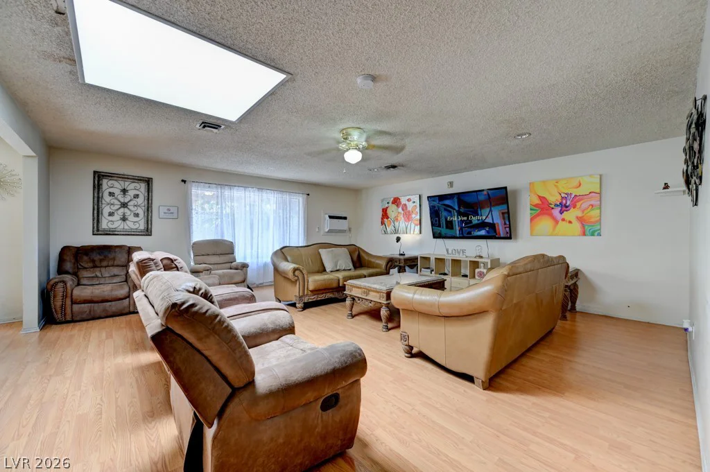 1951 Papago, Las Vegas, NV 89169