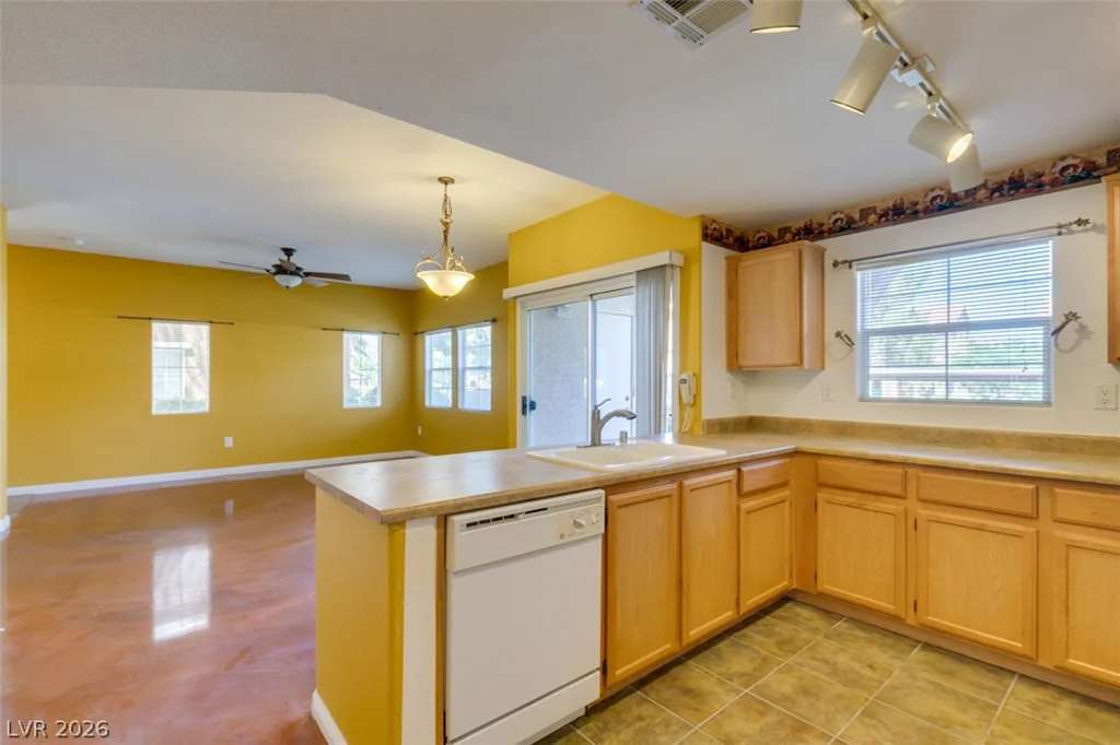 3822 Ormond Beach, Las Vegas, NV 89129