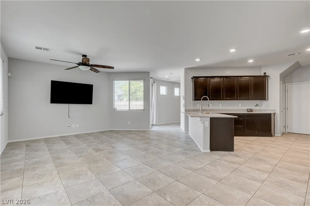 9307 Roadmaster, Las Vegas, NV 89178