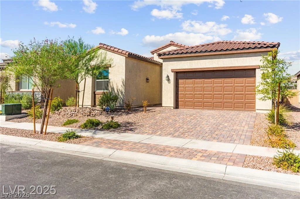 851 Klamath Springs, Henderson, NV 89011