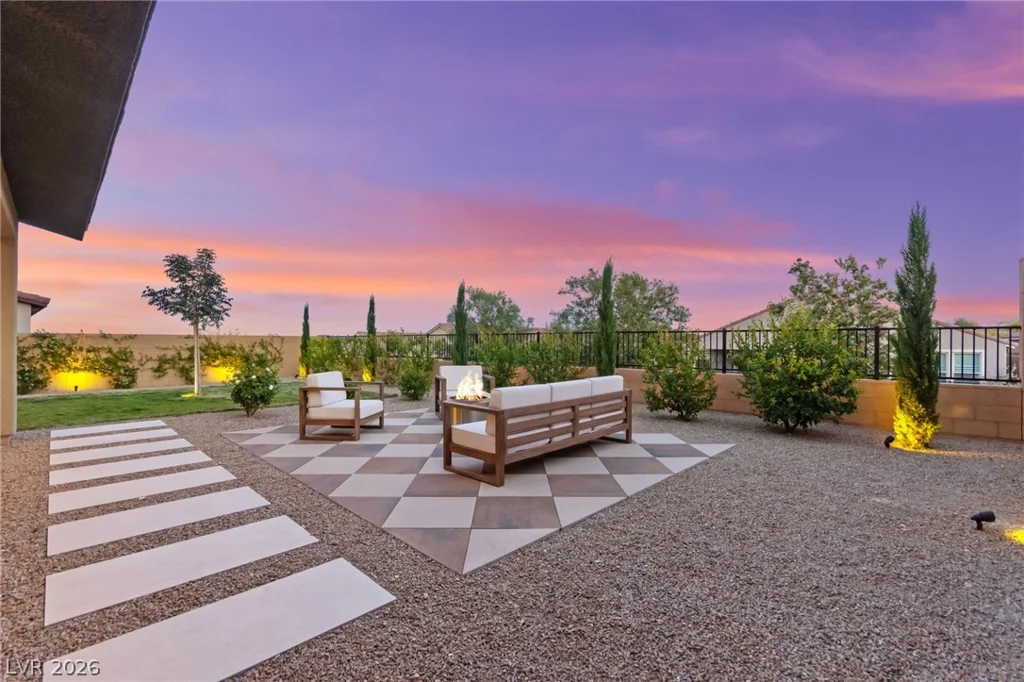 10447 Vanhoy Crest, Las Vegas, NV 89166