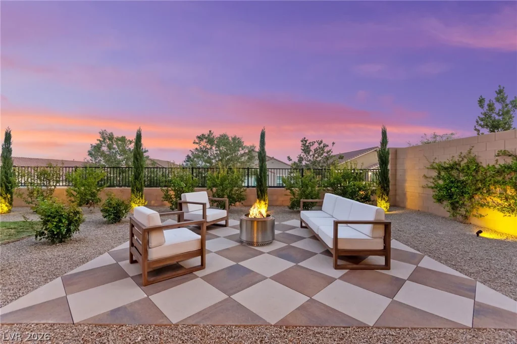 10447 Vanhoy Crest, Las Vegas, NV 89166