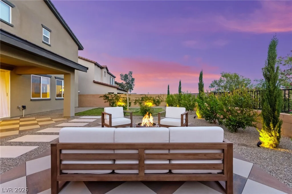 10447 Vanhoy Crest, Las Vegas, NV 89166