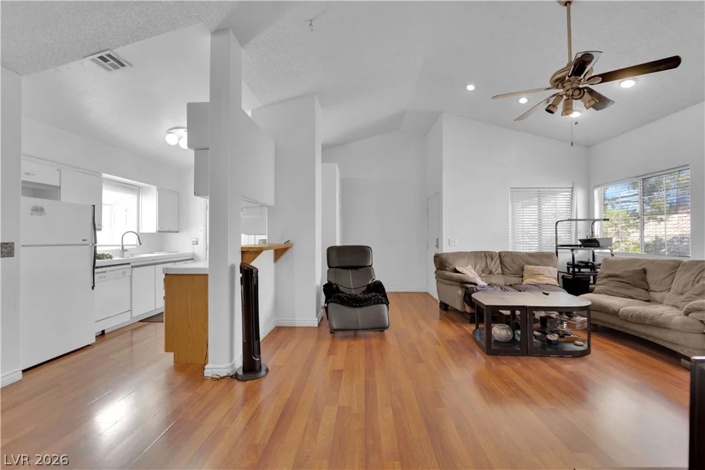 1600 Torrey Pines, Las Vegas, NV 89108