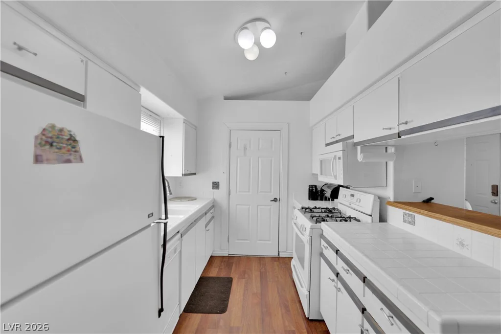 1600 Torrey Pines, Las Vegas, NV 89108