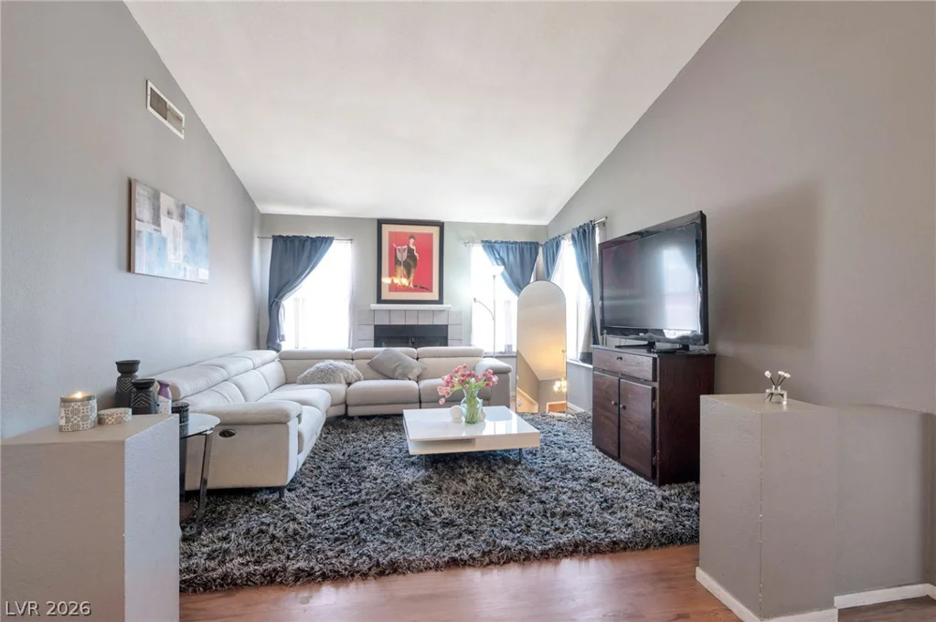 2916 Drury, Las Vegas, NV 89108