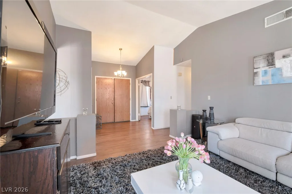 2916 Drury, Las Vegas, NV 89108