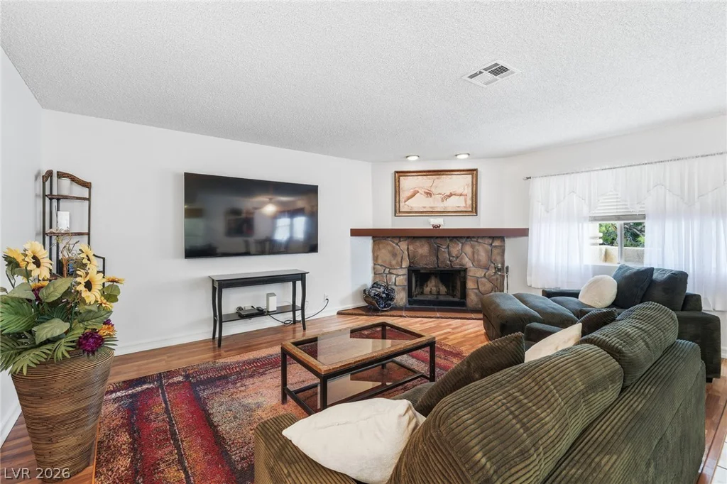 7940 Decker Canyon, Las Vegas, NV 89128