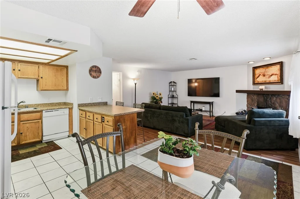 7940 Decker Canyon, Las Vegas, NV 89128
